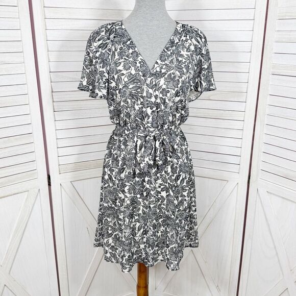 H&M Floral V Neck Flare Sleeve A Line Dress Cream Black Small - Picture 2 of 14